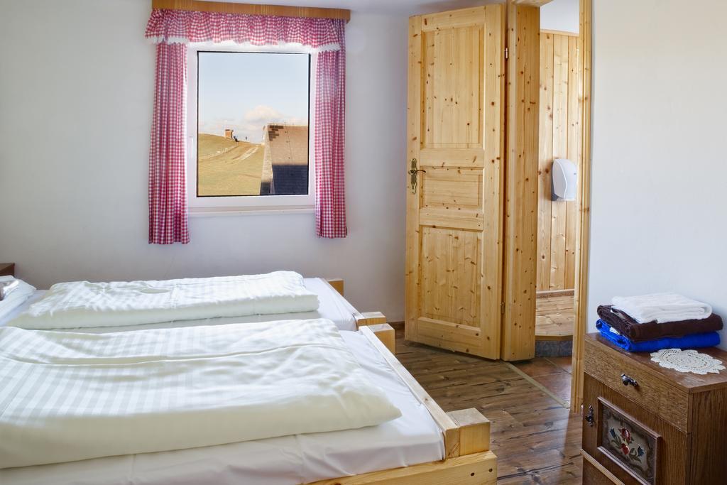 Altes Almhaus Hotel Maria Lankowitz Habitación foto