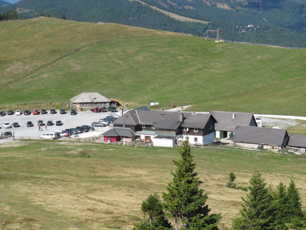 Altes Almhaus Hotel Maria Lankowitz Exterior foto